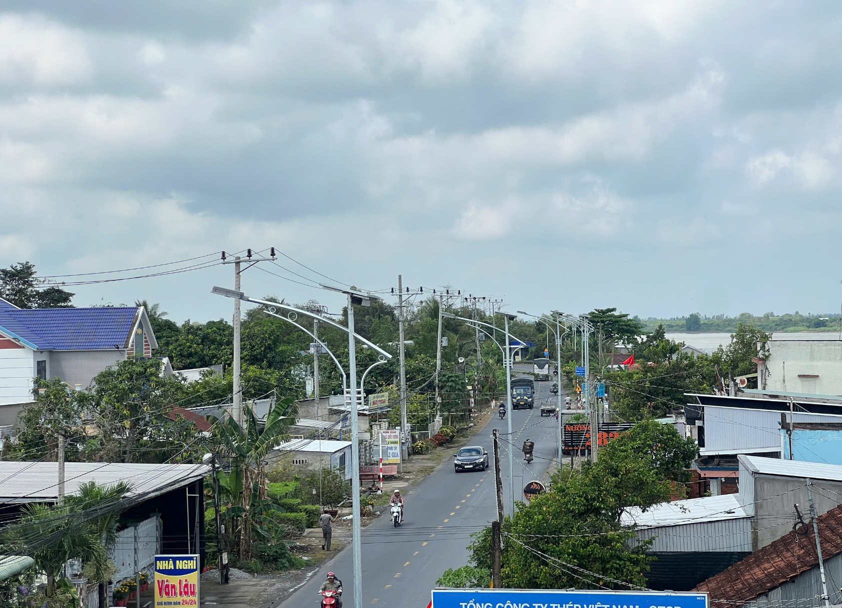 ĐÈN NĂNG LƯỢNG CHO DỰ ÁN LỚN